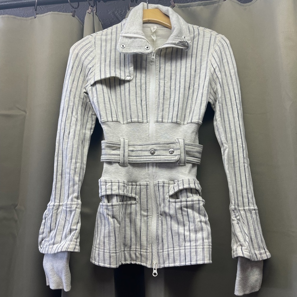 Beautiful vintage Lululemon jacket